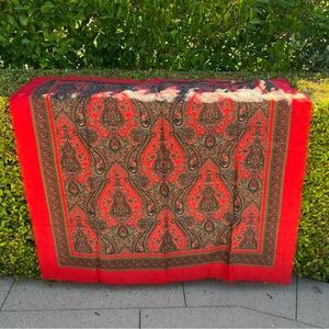 NWOT Made in Italy Lightweight Wool Scarf Shawl Wrap with Paisley Pattern